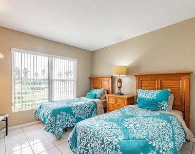 5701 Bahia Del Mar Circle - Photo Thumbnail 15