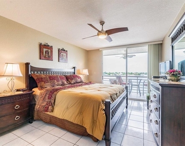 5701 Bahia Del Mar Circle - Photo Thumbnail 14