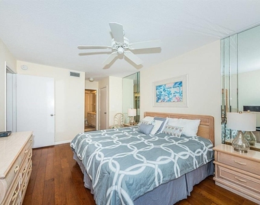 6105 Bahia Del Mar Circle - Photo Thumbnail 12