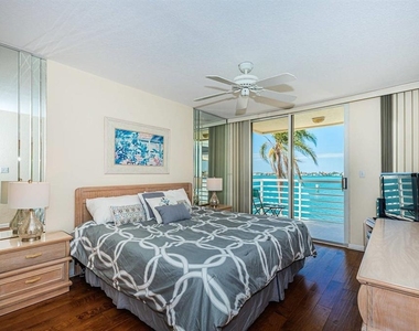 6105 Bahia Del Mar Circle - Photo Thumbnail 11