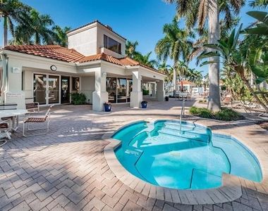 6105 Bahia Del Mar Circle - Photo Thumbnail 22