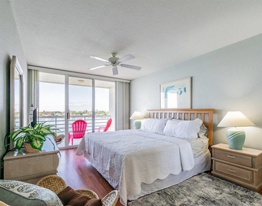 6085 Bahia Del Mar Circle - Photo Thumbnail 14