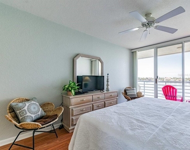 6085 Bahia Del Mar Circle - Photo Thumbnail 15