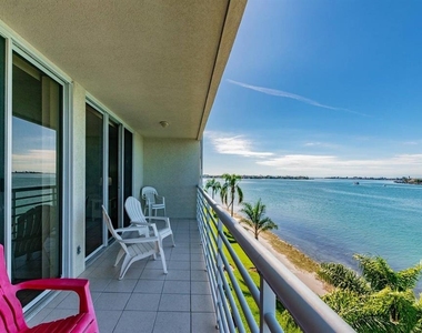 6085 Bahia Del Mar Circle - Photo Thumbnail 23