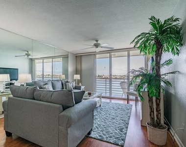 6085 Bahia Del Mar Circle - Photo Thumbnail 13