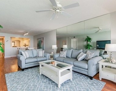 6085 Bahia Del Mar Circle - Photo Thumbnail 10