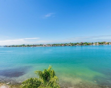 6085 Bahia Del Mar Circle - Photo Thumbnail 29