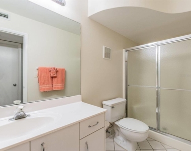 6085 Bahia Del Mar Circle - Photo Thumbnail 19