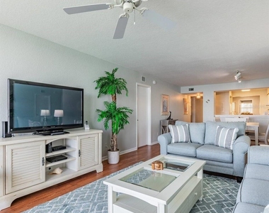 6085 Bahia Del Mar Circle - Photo Thumbnail 11