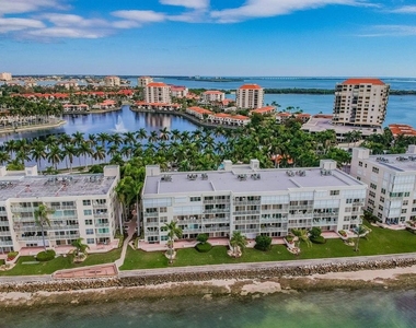 6085 Bahia Del Mar Circle - Photo Thumbnail 26