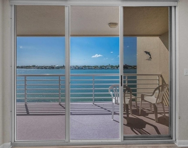 6085 Bahia Del Mar Circle - Photo Thumbnail 2