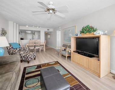6085 Bahia Del Mar Circle - Photo Thumbnail 7