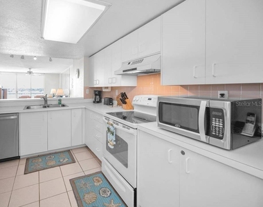 6085 Bahia Del Mar Circle - Photo Thumbnail 5