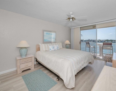 6085 Bahia Del Mar Circle - Photo Thumbnail 10
