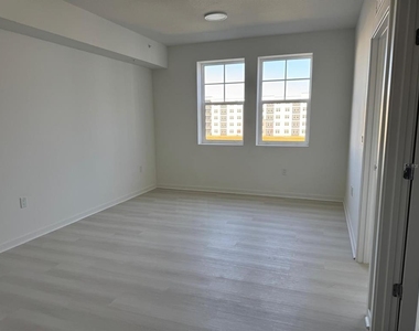 5587 Millenia Park Boulevard - Photo Thumbnail 10