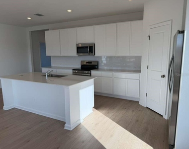 5153 Natalia Drive - Photo Thumbnail 2
