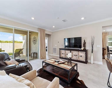 5521 Nw 45th Lane - Photo Thumbnail 10