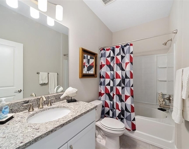 5521 Nw 45th Lane - Photo Thumbnail 7