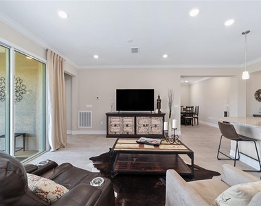 5521 Nw 45th Lane - Photo Thumbnail 11