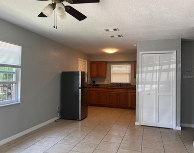 817 Bentley Street - Photo Thumbnail 8