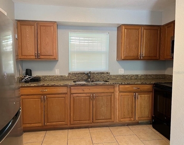 817 Bentley Street - Photo Thumbnail 1