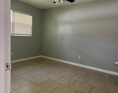 817 Bentley Street - Photo Thumbnail 4