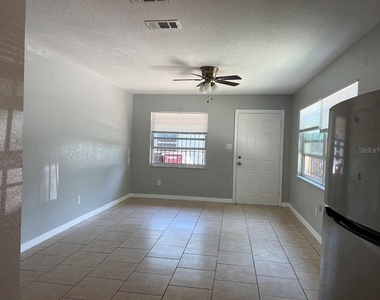 817 Bentley Street - Photo Thumbnail 6