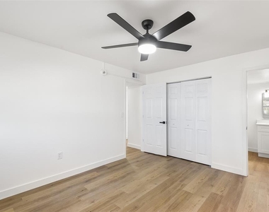 555 62nd Street S - Photo Thumbnail 7