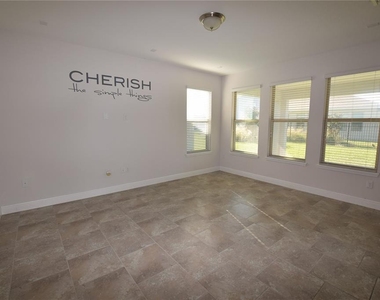10284 Atwater Bay Drive - Photo Thumbnail 6