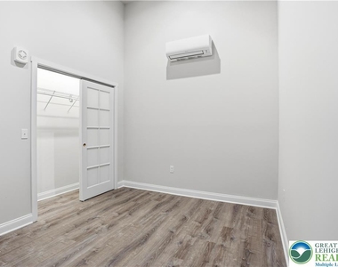 109 S Centre Street - Photo Thumbnail 3