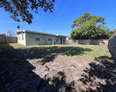 1724 Peruvian Lane - Photo Thumbnail 14