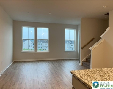 7620 Clayton Avenue - Photo Thumbnail 4