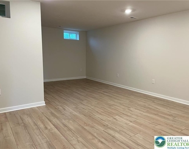7620 Clayton Avenue - Photo Thumbnail 18
