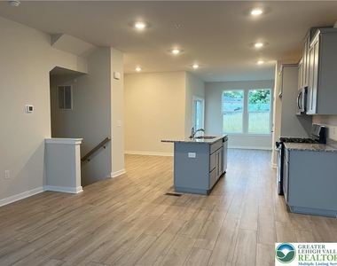 7620 Clayton Avenue - Photo Thumbnail 7