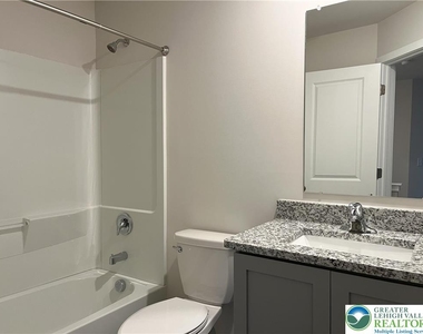 7620 Clayton Avenue - Photo Thumbnail 12