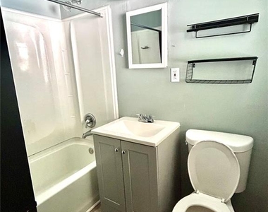731 Florence Street - Photo Thumbnail 7