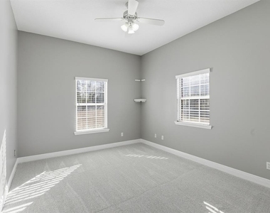 14313 Nw 60th Avenue - Photo Thumbnail 25