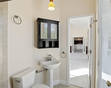 14313 Nw 60th Avenue - Photo Thumbnail 20