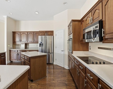 14313 Nw 60th Avenue - Photo Thumbnail 11