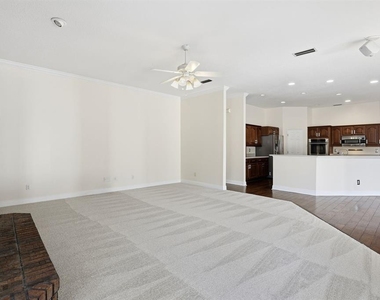 14313 Nw 60th Avenue - Photo Thumbnail 8