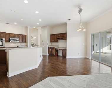 14313 Nw 60th Avenue - Photo Thumbnail 10