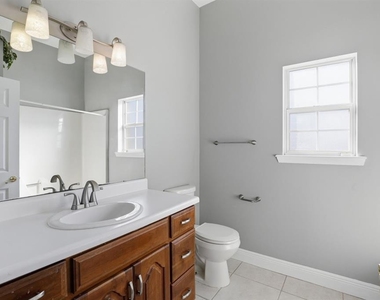 14313 Nw 60th Avenue - Photo Thumbnail 26