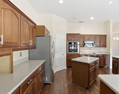 14313 Nw 60th Avenue - Photo Thumbnail 12