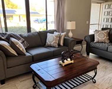 22497 Glen Avenue - Photo Thumbnail 6