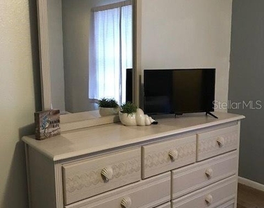 22497 Glen Avenue - Photo Thumbnail 18
