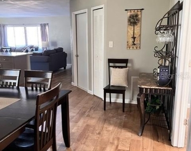 22497 Glen Avenue - Photo Thumbnail 12