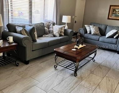 22497 Glen Avenue - Photo Thumbnail 4