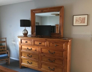 22497 Glen Avenue - Photo Thumbnail 15