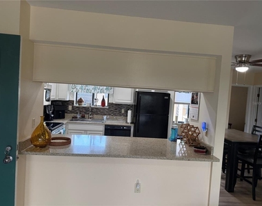 5631 Ashton Lake Drive - Photo Thumbnail 6