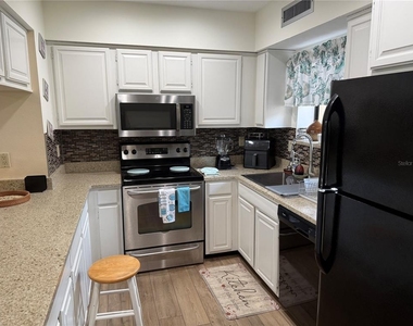 5631 Ashton Lake Drive - Photo Thumbnail 4